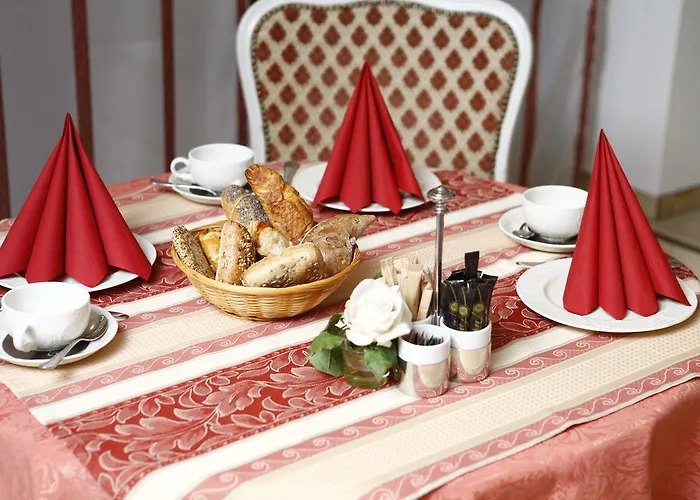 מלון Rokokohaus 3*